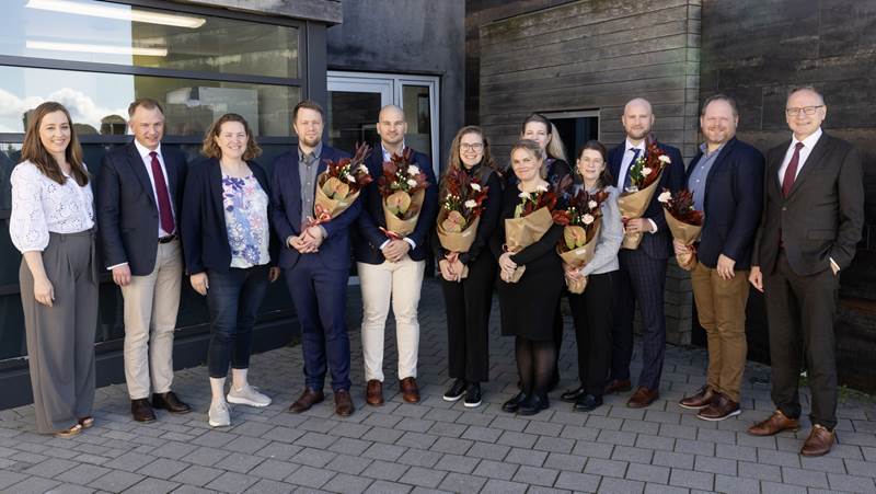 Níu læknar luku sérnámi